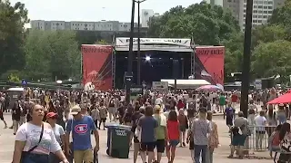 Shaky Knees festival brings the crowds