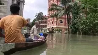 2015 Ganges River flood of Mayapur video plus Food For Life.