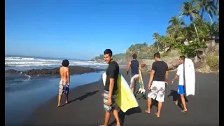 Una Visita a SURF CITY En La Playa el Zonte en El Salvador