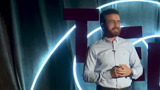 أنت لو كنت برا! | Yousef AlQalam | TEDxAlAzmehStreet