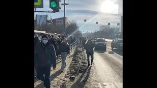 Челябинск: участники несанкционированной акции дошли от памятника Курчатову до центра города