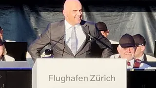 Pilot Alain Berset feiert am Flughafenfest Zürich am 1. September 2023 🇨🇭 4K HDR