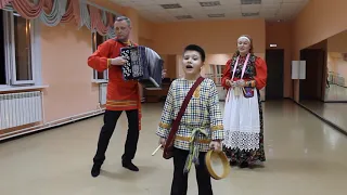 Валов Лев-"Во кузнице"