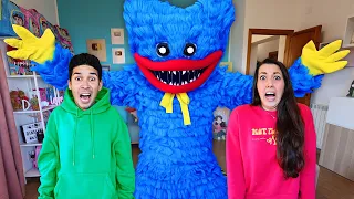 LET'S MEET THE REAL GIANT HUGGY WUGGY IN REAL LIFE! * Poppy Playtime game in real life *