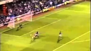 Denis Bergkamp vs Leicester