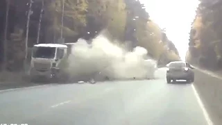 Horrific Truck Crash Compilation 2016