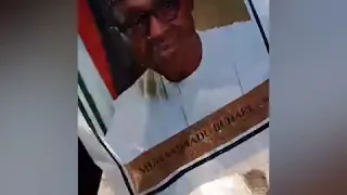 Angry Nigerians In Ilorin Set Buhari’s Poster Ablaze Over Bad Governance, Maladministration