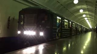 Московский Метрополитен 81-717/714 серии 2538 и 2504 на станции Красные Ворота