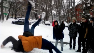 Воткнул  в снег | Прогиб.