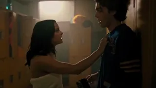 Riverdale 4x02 Girls Locker Room Scene Veronica and Cheryl￼