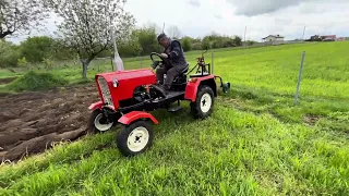 Tata testuje Esioka w ogródku/robimy pług 2 skibowy/podłączamy agregat z wałkiem/ czy da radę??