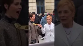 come away with me 🎵 #SarahPaulson —says #HollandTaylor as she pulls her zipper