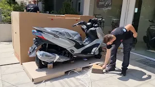 unboxing the new 2022 KYMCO X-TOWN 300