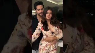 Madhumita Sarkar Fatafati Dance With Her Friend 🤔