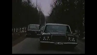 ЗиЛ-4104, ВАЗ-2101 и ГАЗ-24-10 в фильме "Сумасшедшая любовь" (1992)
