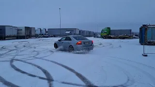 Volvo S80 V8 winter fun🙂