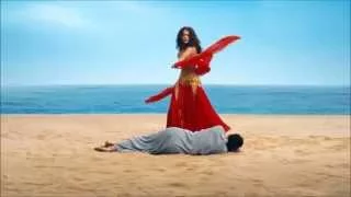 Salma Hayek baila belly dance