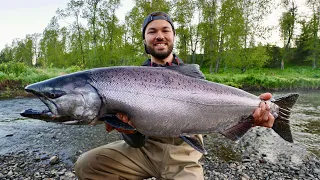 EPIC Alaska KING Salmon Fishing - My First Ever! (INSANE FIGHT)