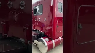 Custom Peterbilt 389 Walk Around