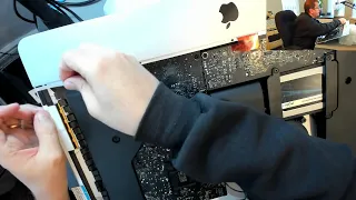 [21] Apple iMac (A1418 - 21.5-inch, mid-2014, EMC 2805) - SSD upgrade