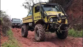 Unimog 404 MONITOR   Descendo Erosão