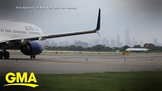 New details after close call between 2 passenger jets at NYC airport | GMA