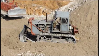 Мощь! Бульдозер Т-100! Powerful Soviet bulldozer T-100 in action! Бульдозер Т-150 гусеничный