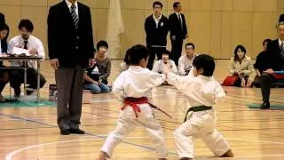 空手大会(Karate tournament) 「基本組み手(basic kumite)」　1･2年の部　決勝　2010年11月3日