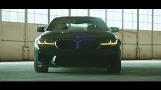 2022 BMW M5 CS vs Dodge Charger Hellcat Redeye  на русском