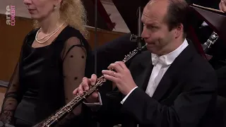 Nikolaj Znaider Performs Beethoven's Violin Concerto in D Major 056458 001 A