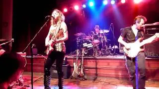 Ana Popovic - Hold On live@ Musiktheater Piano Dortmund 02.04.2011