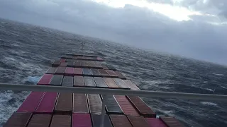 Heavy rolling in Bay of Biscay. --- Робота в море - Качка во время прохода залива Бискай.