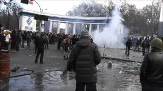 Противостояние народа и Беркута на Грушевского: сожженные автобусы, взрывы, катапульта