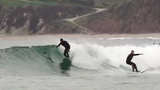 Surfeando en Marzo, olas fáciles en San Vicente de la Barquera