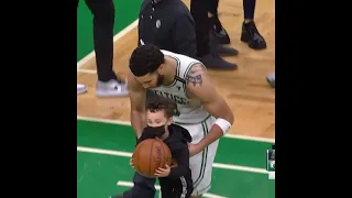 Jayson Tatum DROPS 60 points in win. He celebrated with Duece and gave him the game ball. ❤️🙌