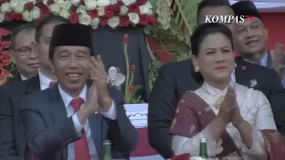 Jokowi Kagum! Aksi Polwan Terjun Payung di HUT ke 77 Bhayangkara di GBK