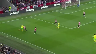 Rashica Destroys The Defender!