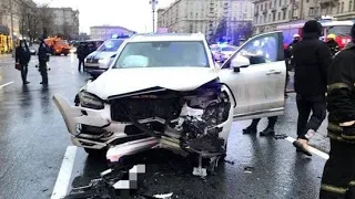 Volvo crash. BMW M4 vs Mercedes-Benz GL and Volvo XC90. DDrive