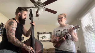 Stuck in the Middle With You: Ukulele and Stand Up Bass Cover by Rachel and Nemo