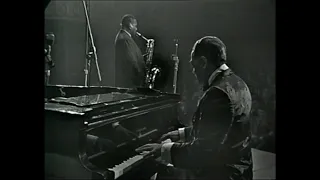 Sophisticated Lady - Duke Ellington - Harry Carney (baritone saxophone)