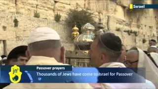 Passover Prayers: Thousands of Jews from Israel and around world gather at Jerusalem's Western Wall