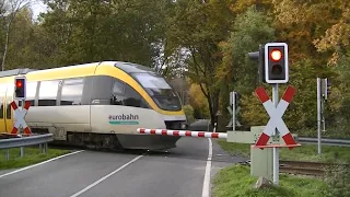 Spoorwegovergang Lage (D) // Railroad crossing // Bahnübergang