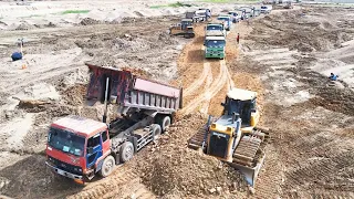 Technique Landfill Process Large Capacity Truck Moving Rock Bulldozer Pushing Rock Skills Operator