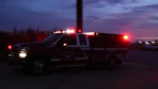 [Galveston Fire Department] (Wail + Air Horn) BC04 and Ladder 4 responding to a Structure Fire.