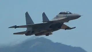 Sukhoi Su-30MKM thrust vectoring full display - LIMA 19