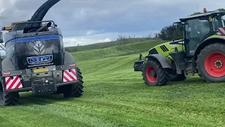 GTR Contracts Ltd lifting first cut silage at Rerrick park farm 2024