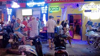 Happy Nightlife Cambodia - Phnom Penh Night Scene - Street Tour