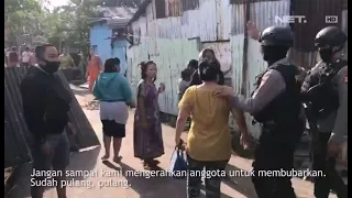 Aksi Polisi Menghadapi Warga yang Perang Kelompok - 86