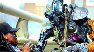 Armored truck heist with a GANGSTA robot | Chappie | CLIP