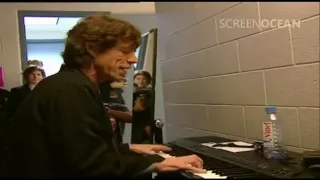Mick Jagger Backstage Playing Piano (Chris Evans Meets The Rolling Stones '99)